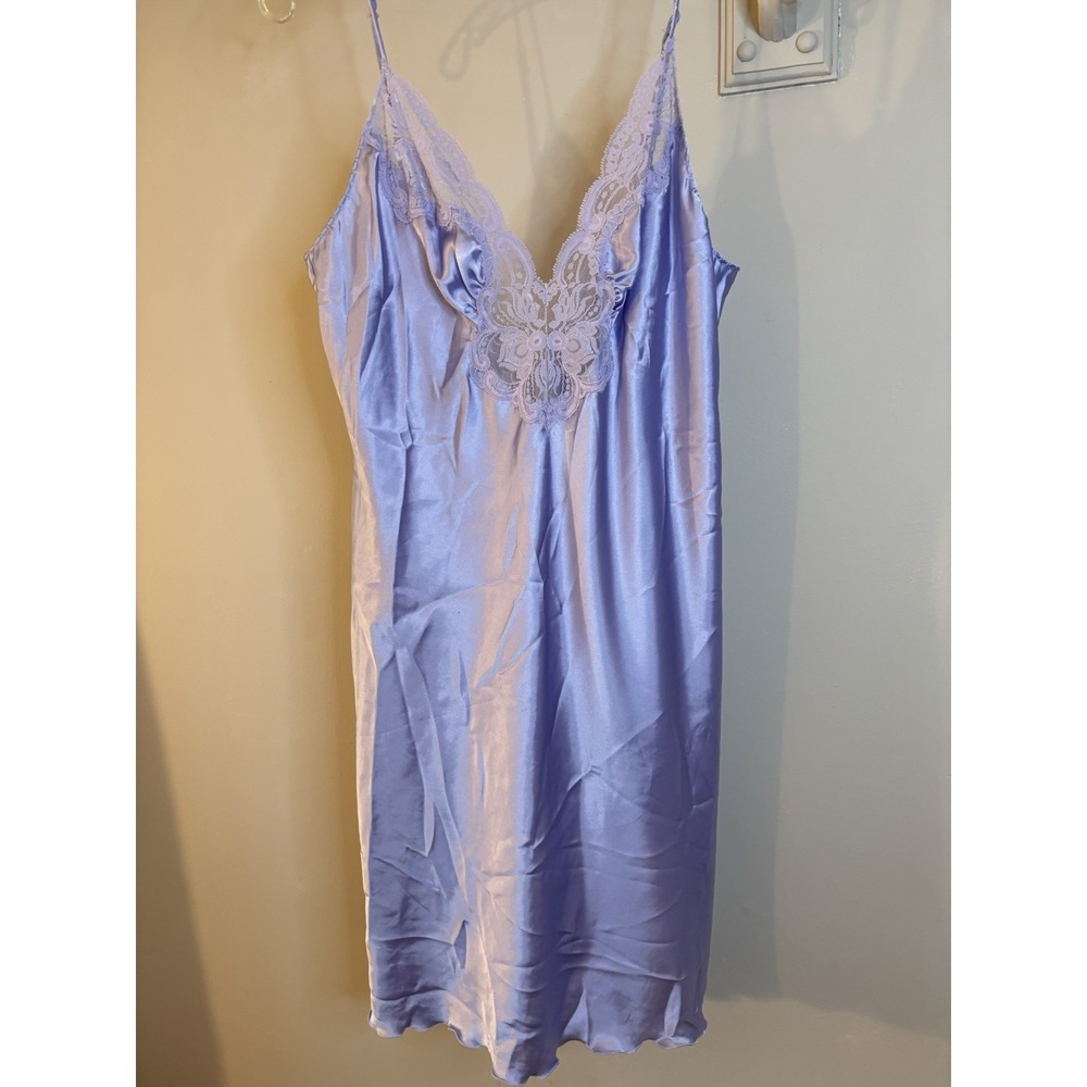 VTG OLGA Lavender Satin & Lace Slip Nightgown 34 Medium Lettuce Trim